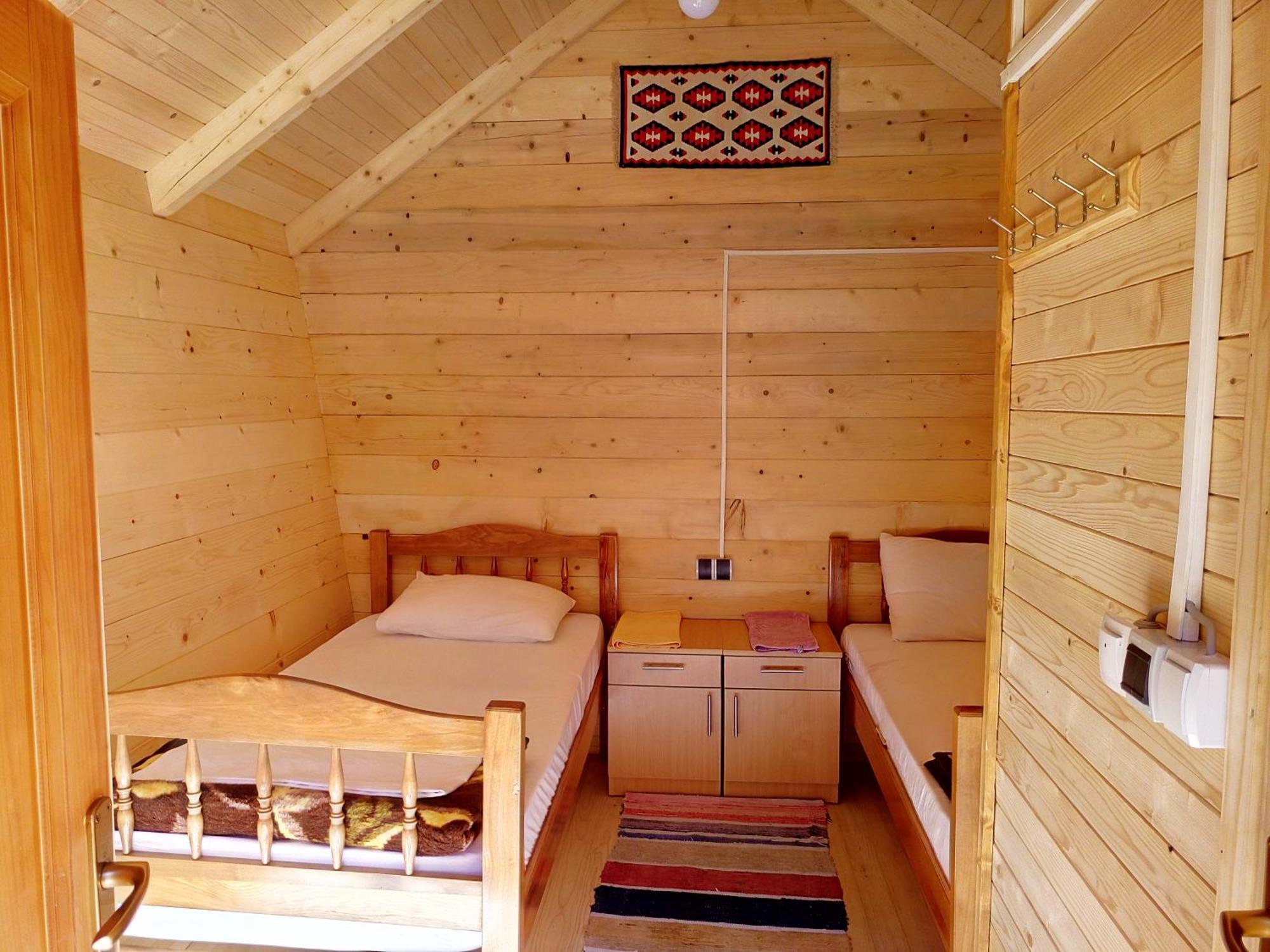 Bungalows Katun Maja Karanfil Gusinje Ngoại thất bức ảnh
