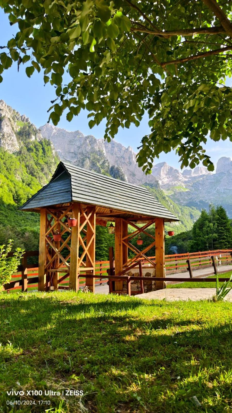 Bungalows Katun Maja Karanfil Gusinje Ngoại thất bức ảnh