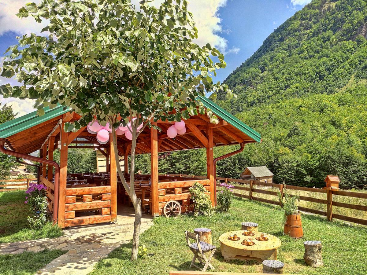 Bungalows Katun Maja Karanfil Gusinje Ngoại thất bức ảnh